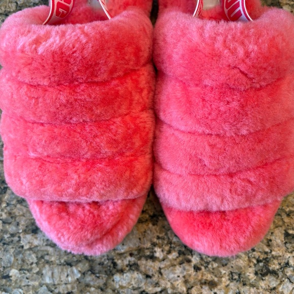 UGG slippers - Picture 2 of 7